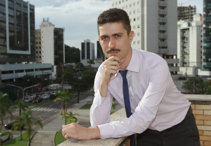 O advogado João Paulo Ribeiro Pereira, 27, foi infectado duas vezes pela covid