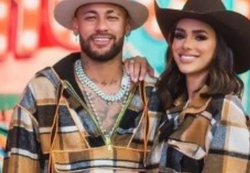 No entanto, após os boatos, Neymar negou que teria traído a amada: “Alô, fake news, oh aqui pra você: muito sol, muita paz e muito amor”, disse nos Stories em seu perfil oficial.