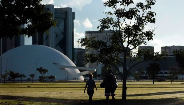 O programa Brasília, Capital do Turismo Cívico e Pedagógico foi constituído em março com o objetivo de permitir a estudantes da rede pública de ensino “assistirem aulas in loco de História do Brasil e de Brasília nos monumentos e sedes do poder”.