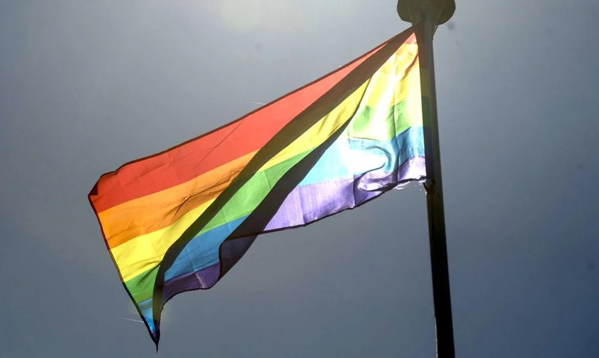Projeto de lei garante os direitos do casamento LGBTQIA+