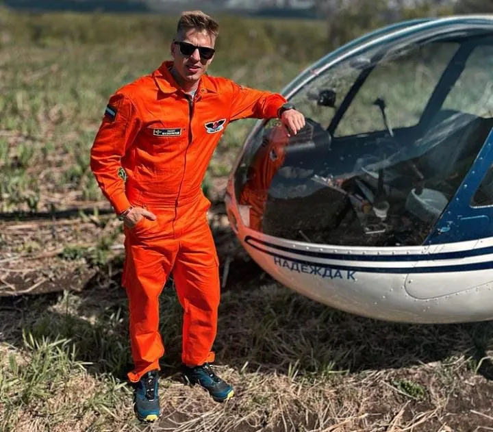 Igor Malinovskii pilotava o helicóptero