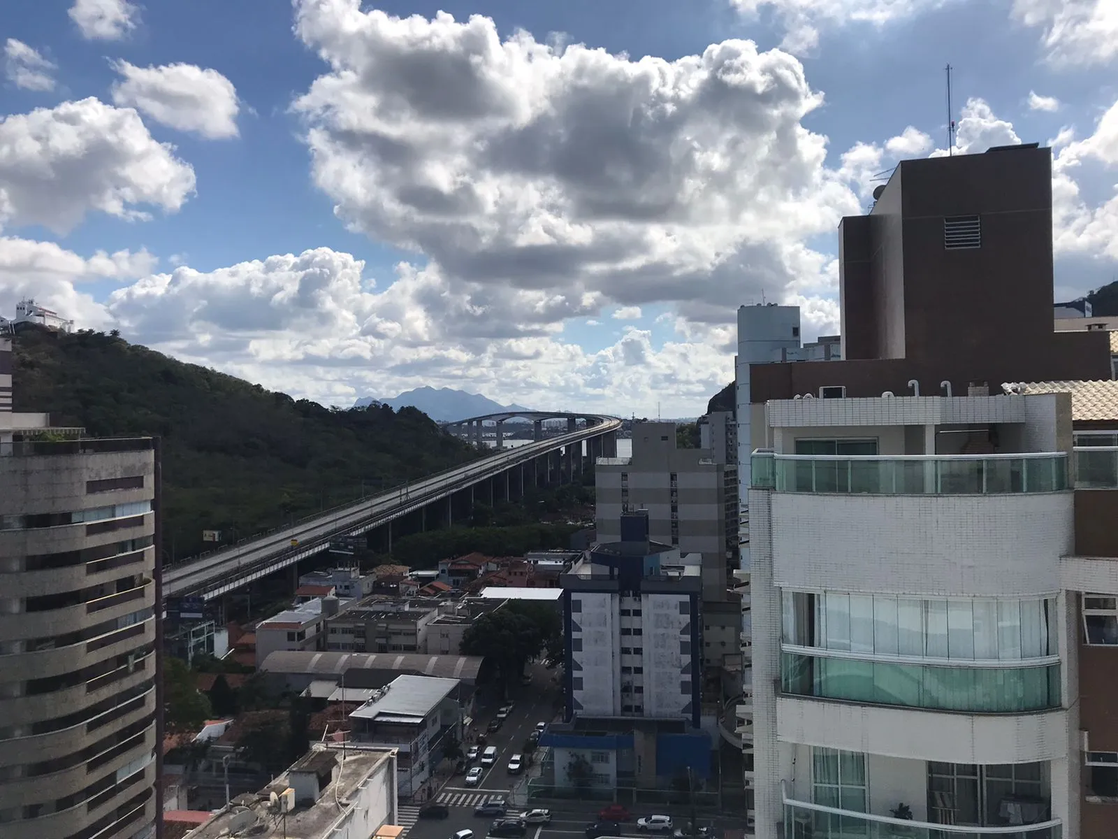 Imagem ilustrativa da imagem Trânsito segue interditado nos dois sentidos da Terceira Ponte