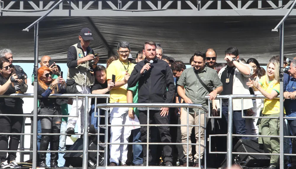 Bolsonaro discursa na Marcha para Jesus, na Praça do Papa