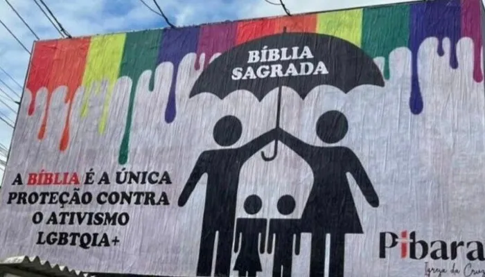 Imagem ilustrativa da imagem Justiça determina retirada de outdoor com mensagem homofóbica em Aracruz