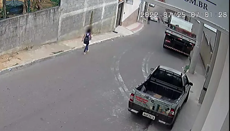 Imagem ilustrativa da imagem Menina de 11 anos é agredida com socos e chutes a caminho da escola em Viana