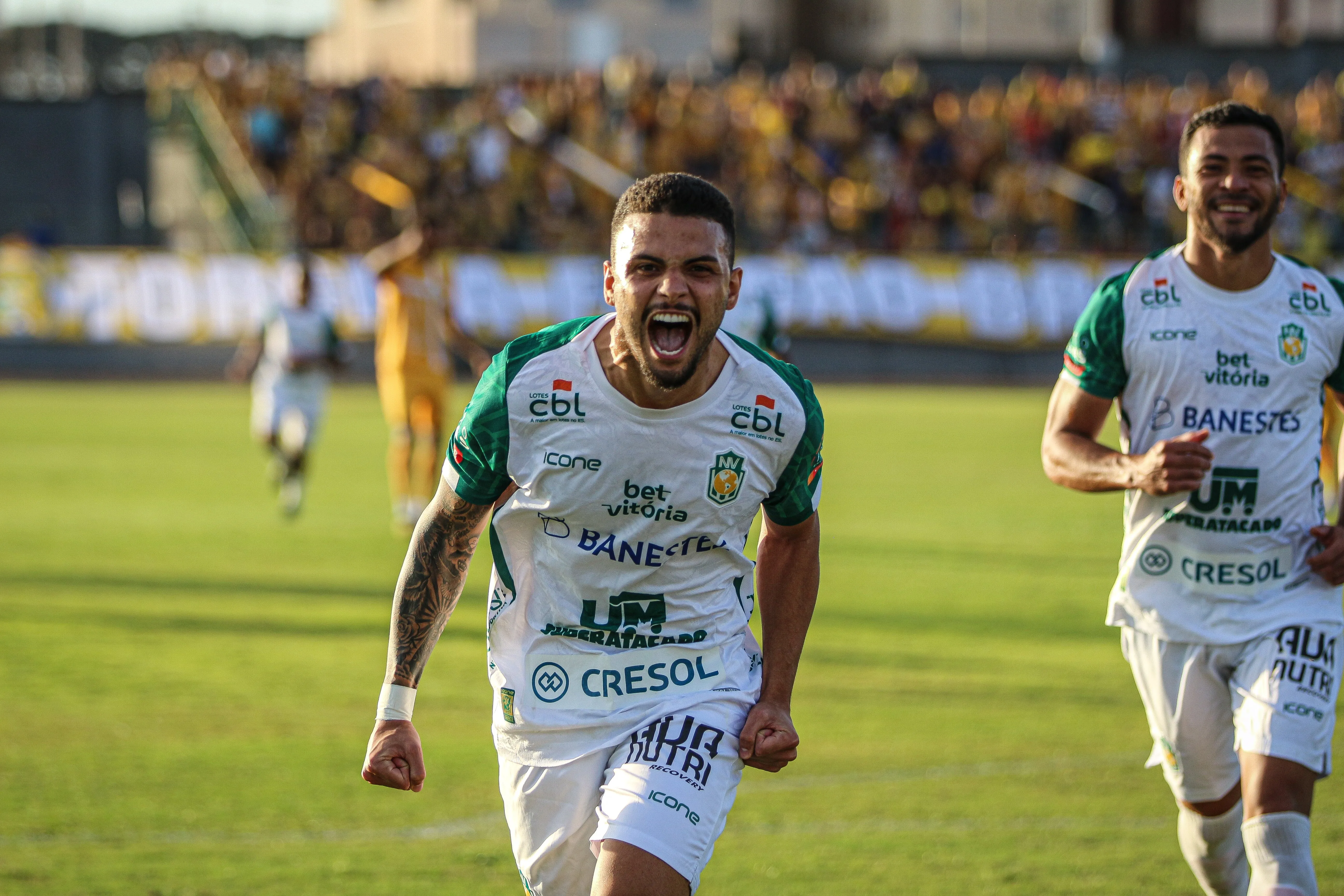 Odilávio comemora o gol marcado no empate em 1 a 1 contra o Brasiliense, que classificou o Nova Venécia à próxima fase