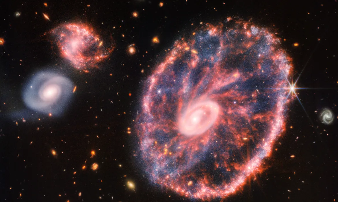 Imagem obtida pelo Telescópio Espacial James Webb mostra Galáxia Cartwheel