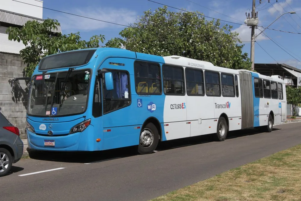 Imagem ilustrativa da imagem Ladrão chora e pede oração após assalto a ônibus do Transcol