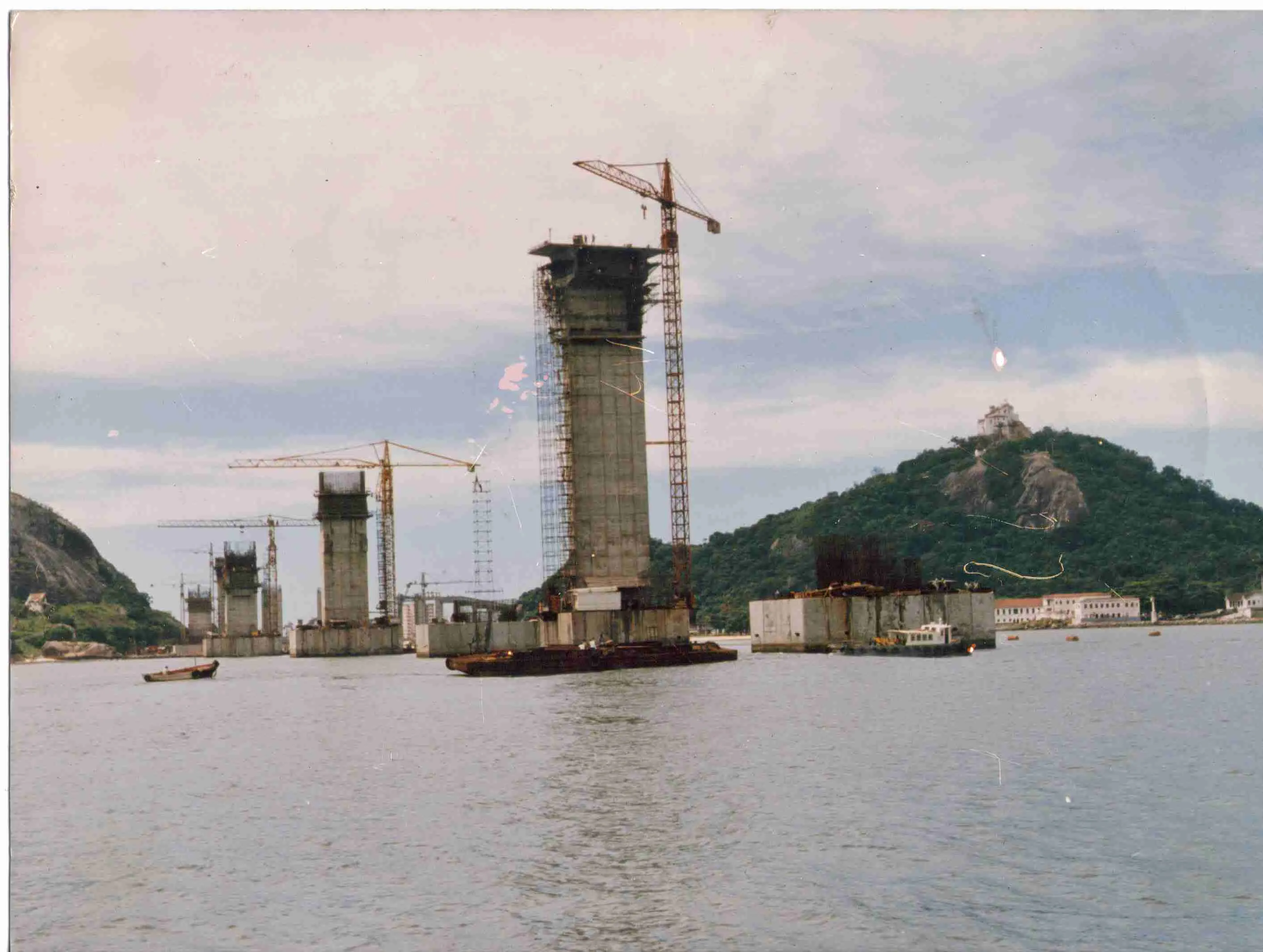 Imagem ilustrativa da imagem Ultrassom e contraste para “examinar” a Terceira Ponte