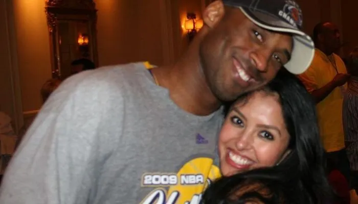 Imagem ilustrativa da imagem Esposa de Kobe Bryant faz homenagem no aniversário do ex-atleta