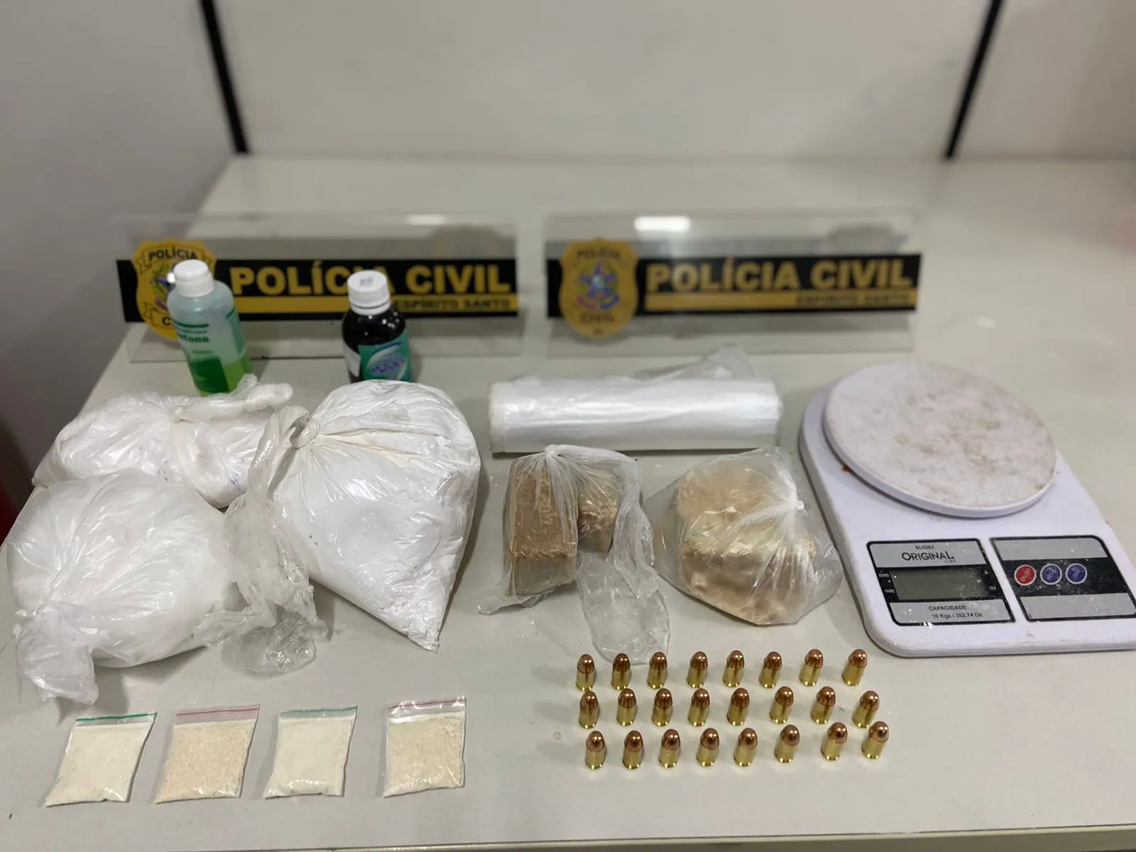 Imagem ilustrativa da imagem "Muro" de maconha: polícia apreende uma tonelada de droga em Vila Velha