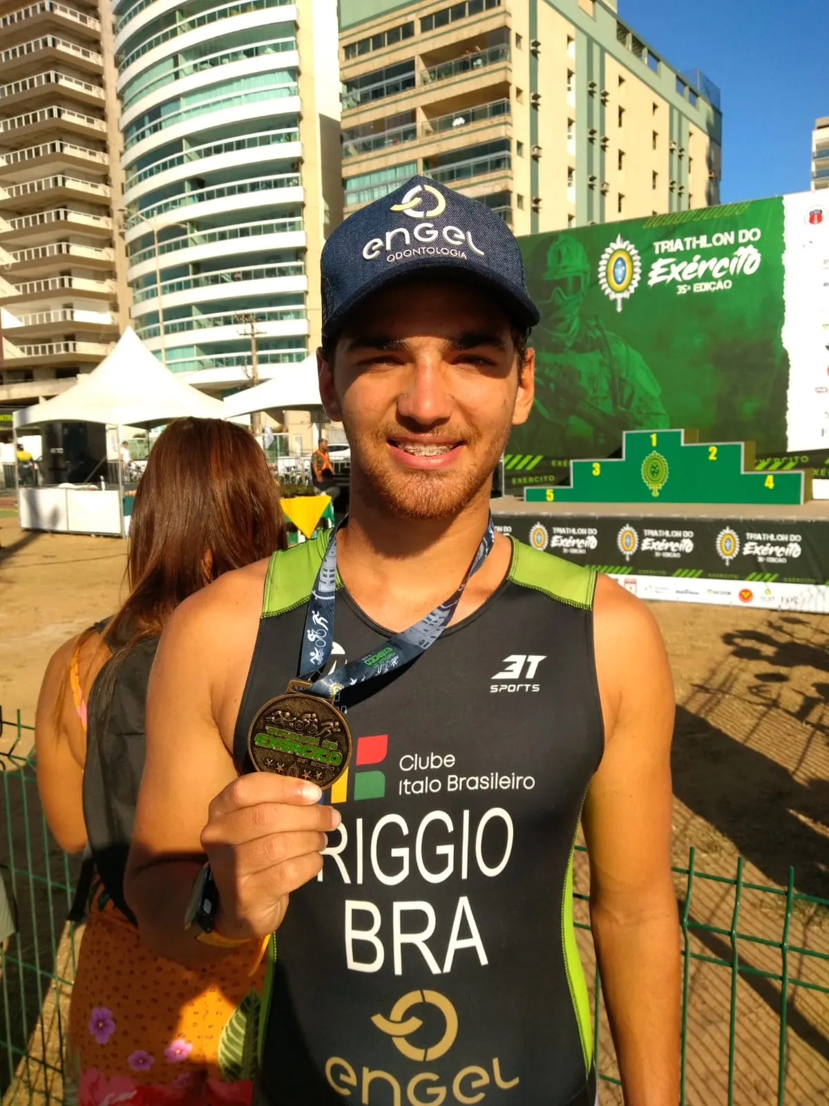 Imagem ilustrativa da imagem Atletas de todo o Brasil participam da 35ª edição do Triathlon do Exército no ES