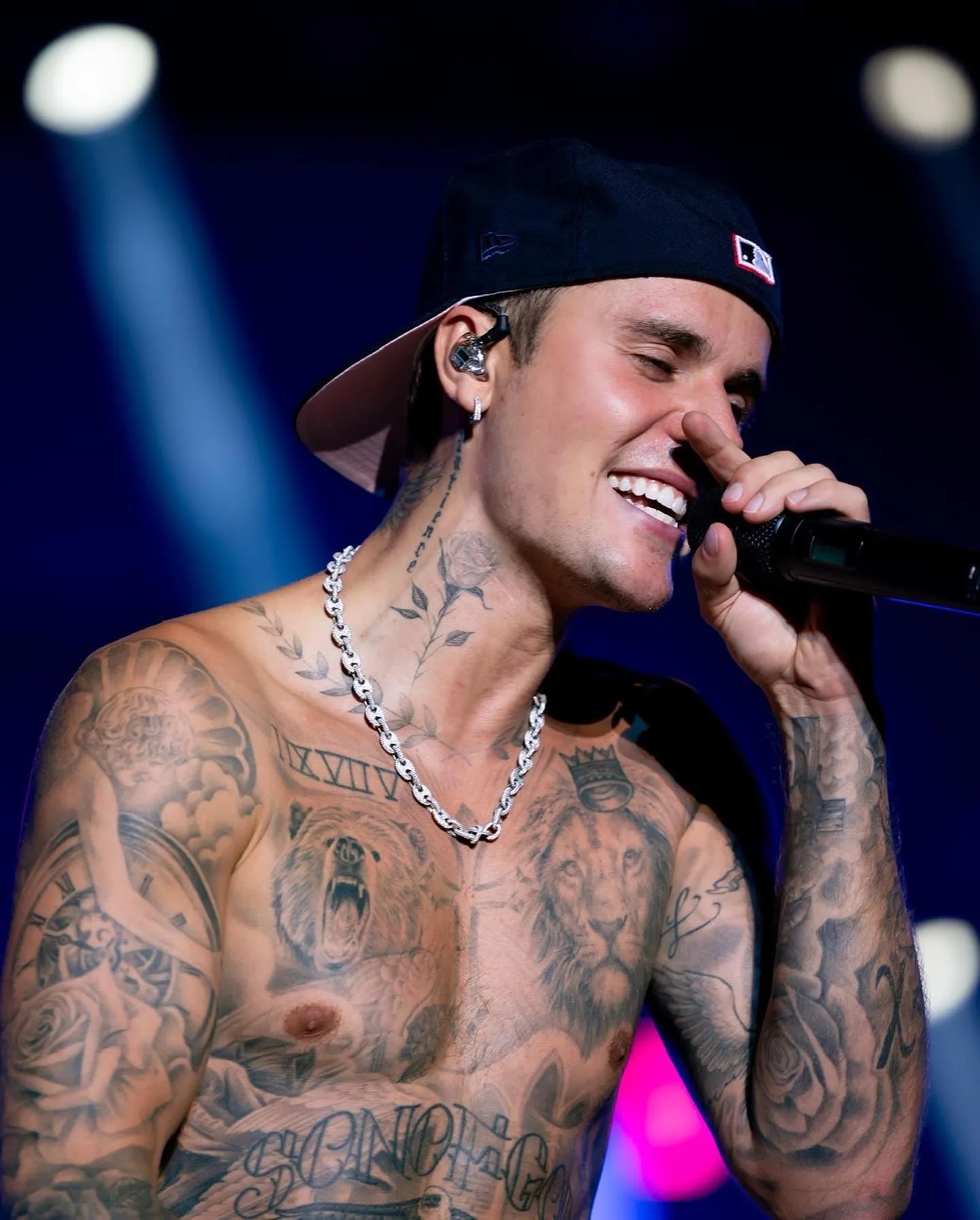 Imagem ilustrativa da imagem Equipe de Justin Bieber chega ao Brasil e é recebida com festa