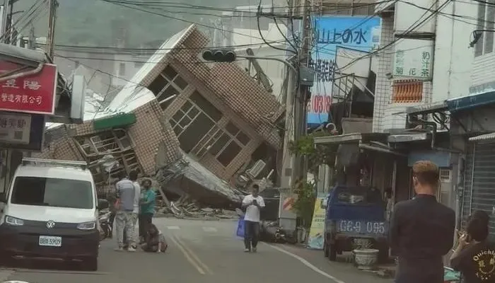 Imagem ilustrativa da imagem Forte terremoto atinge sudeste de Taiwan e prédio desaba