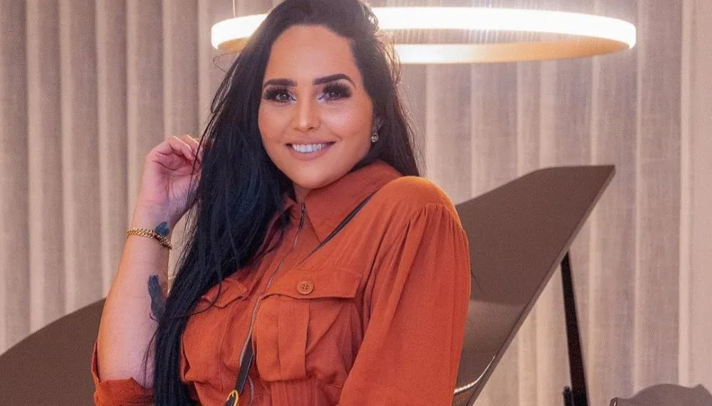 Imagem ilustrativa da imagem Após prisão de marido, cantora Perlla diz que 'silêncio é a resposta mais sábia'