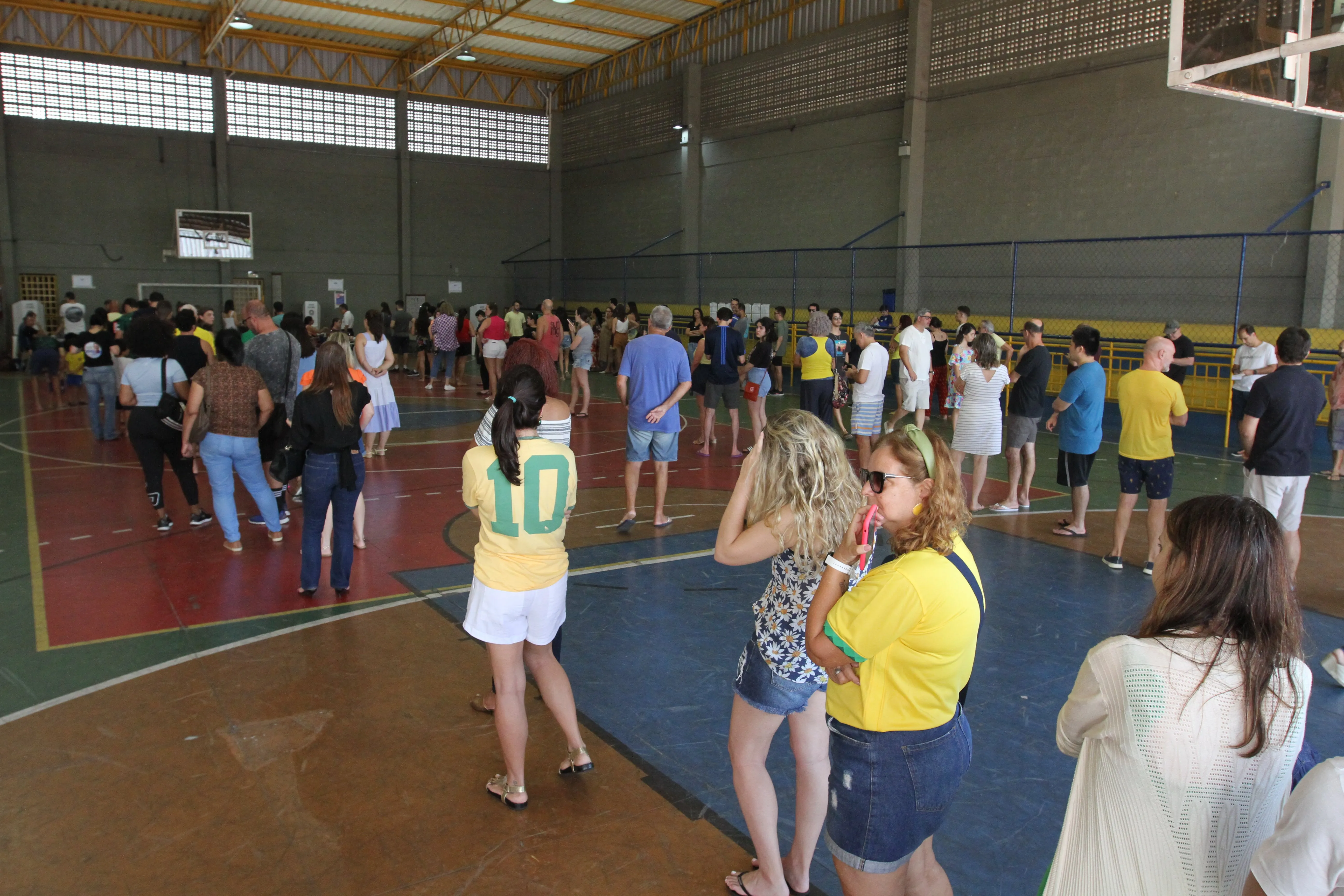 Imagem ilustrativa da imagem TRE prevê menos filas para votar e resultado mais rápido no domingo