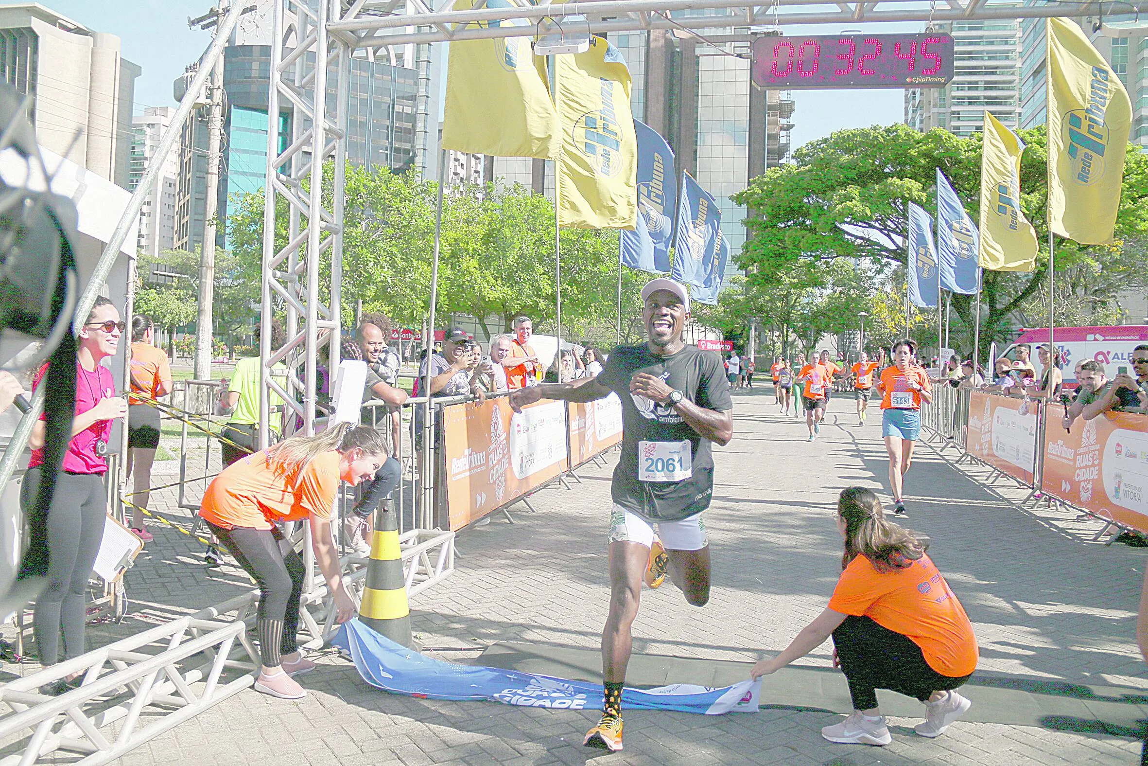 Imagem ilustrativa da imagem “Meu trabalho me ajudou a vencer”, diz campeão dos 10 km da Corrida da Tribuna
