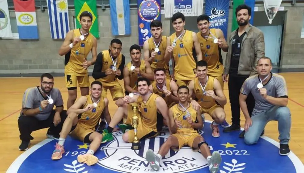 Imagem ilustrativa da imagem Instituto capixaba ganha medalha de prata em torneio internacional de basquete