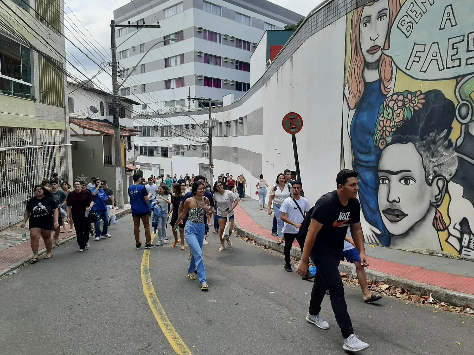 Imagem ilustrativa da imagem Termina primeiro dia de prova do Enem; Acompanhe