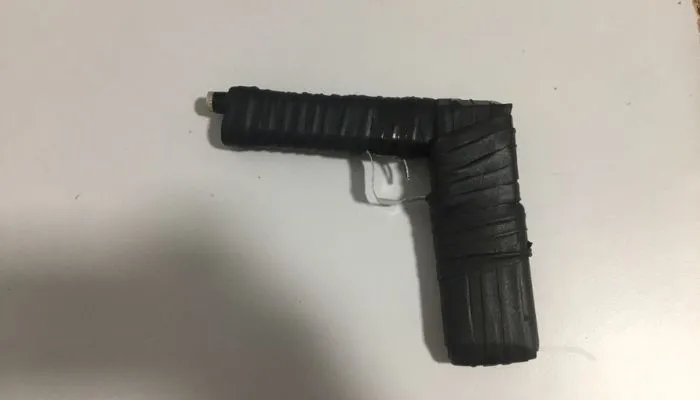 Imagem ilustrativa da imagem Adolescente é apreendido com simulacro de arma de fogo em Sooretama