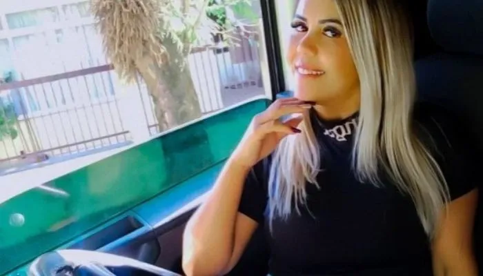 Imagem ilustrativa da imagem Caminhoneira youtuber reclama de preconceitos da profissão