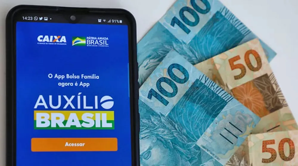 Imagem ilustrativa da imagem Governo paga último Auxílio Brasil de R$ 400 para 18,1 milhões de famílias