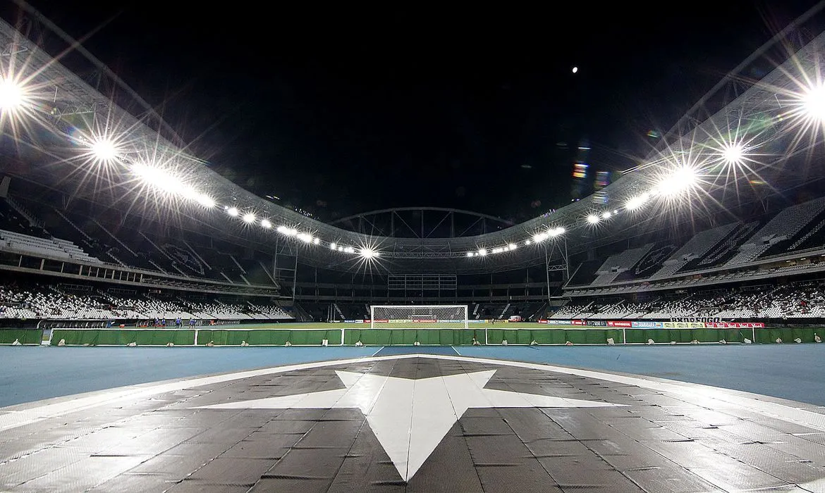 Imagem ilustrativa da imagem Botafogo busca reabilitação no Brasileiro em duelo com Athletico-PR