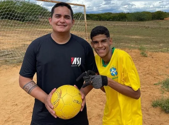 Imagem ilustrativa da imagem Audiência entre Luva de Pedreiro e Allan Jesus termina sem conciliação