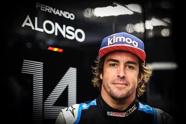 Imagem ilustrativa da imagem Alonso deixará Alpine para substituir Vettel na Aston Martin em 2023 na F-1