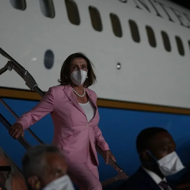 Imagem ilustrativa da imagem Nancy Pelosi chega a Taiwan e China responde com sobrevoo de jatos de guerra