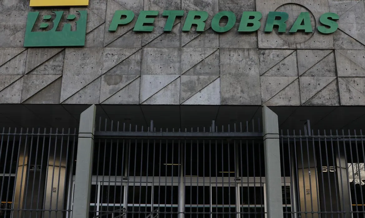 Imagem ilustrativa da imagem Petrobras anuncia redução no preço do diesel