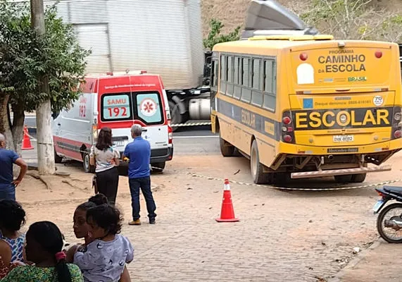 Imagem ilustrativa da imagem Para salvar neto, idosa morre atropelada por ônibus escolar no Sul do ES