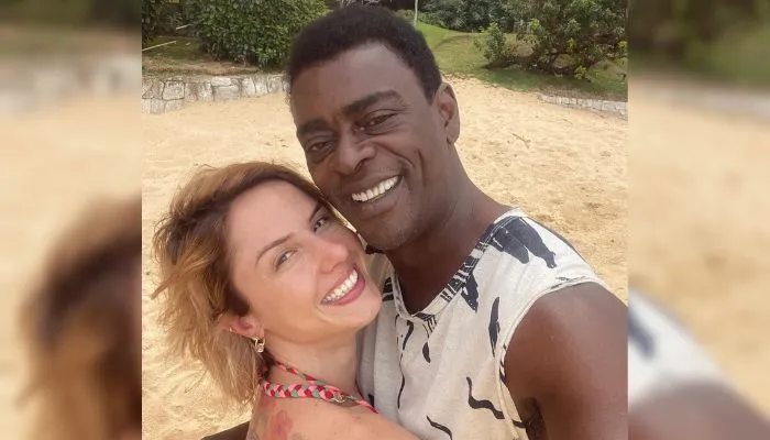 Imagem ilustrativa da imagem Seu Jorge e Karina Barbieri esperam 1º filho do casal