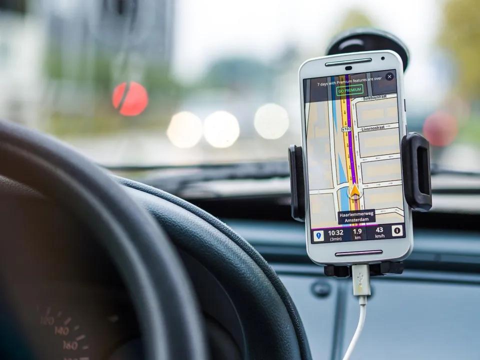 Imagem ilustrativa da imagem Justiça usa GPS do celular para flagrar fraudes em horas extras