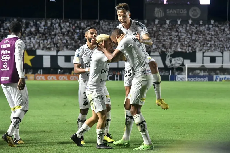 Imagem ilustrativa da imagem Santos conta com boa reestreia de Soteldo e vence o São Paulo em casa