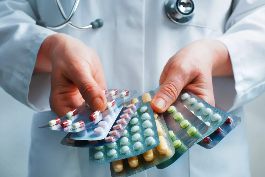 Imagem ilustrativa da imagem Especialistas dão dicas de como tomar medicação