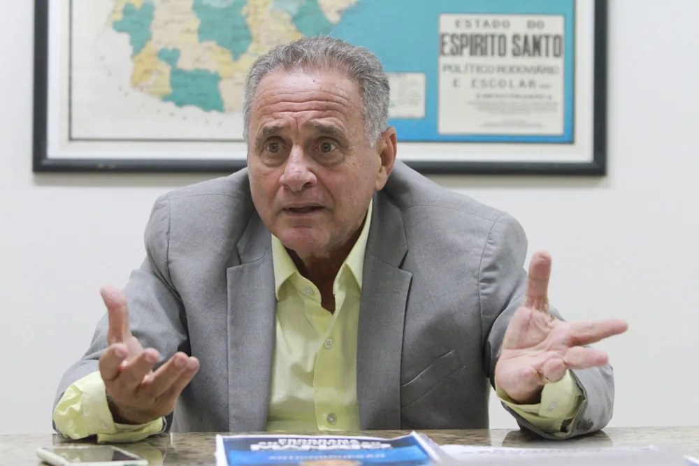 Imagem ilustrativa da imagem Candidato ao governo do Espírito Santo lança podcast