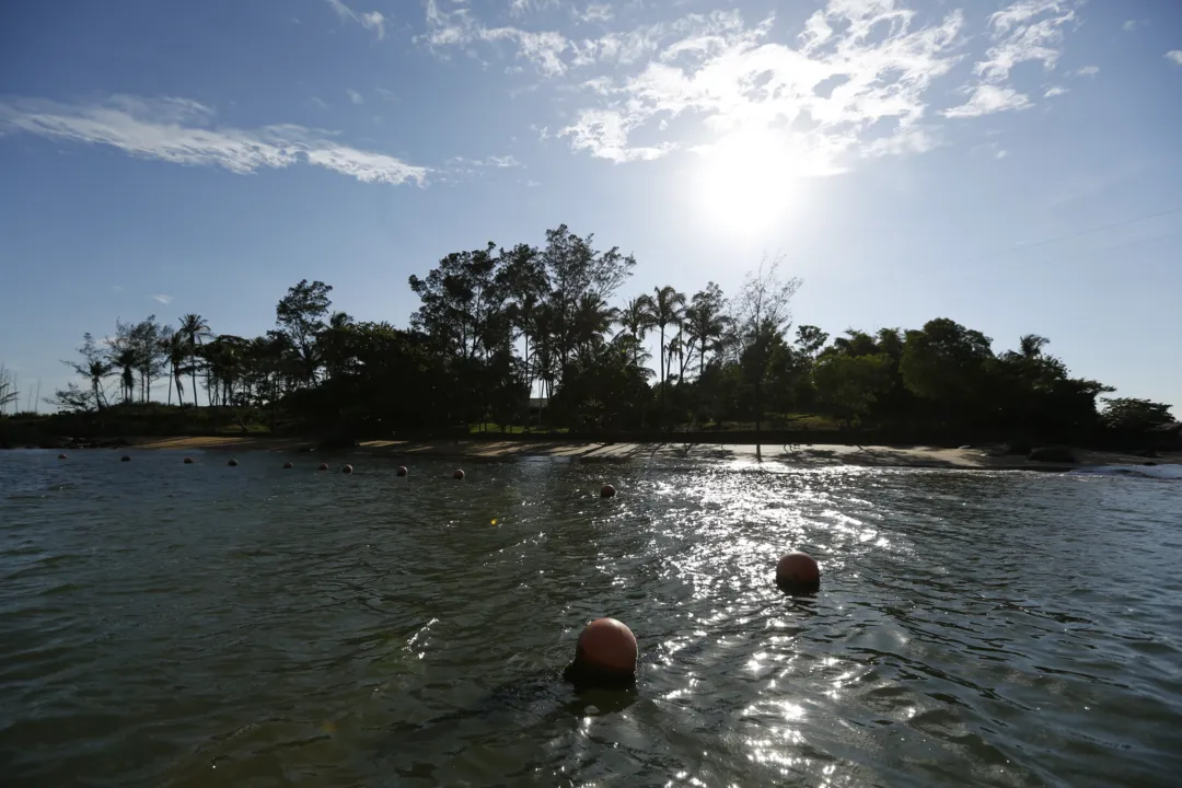 Imagem ilustrativa da imagem Empresário é processado por impedir uso de praia de ilha em Vila Velha