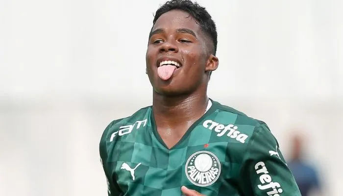 Imagem ilustrativa da imagem Endrick brilha, Palmeiras vence Corinthians e conquista o Brasileiro sub-20