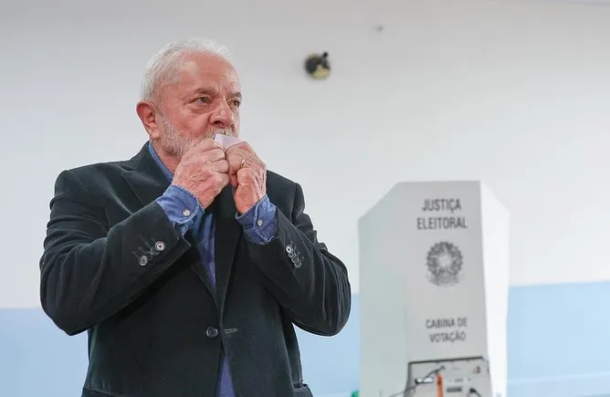 Imagem ilustrativa da imagem Lula vence na Austrália e Nova Zelândia, apontam boletins de urna