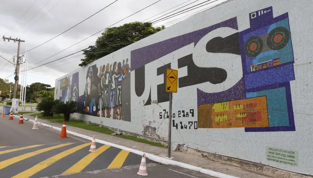 Imagem ilustrativa da imagem Governo faz novo bloqueio de verbas para as universidades federais
