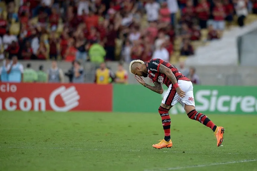 Imagem ilustrativa da imagem Pai de Vidal, do Flamengo, é encontrado morto em clube de hipismo no Chile