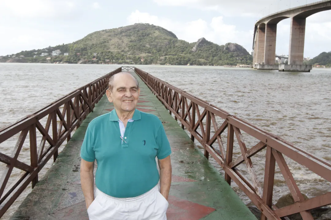 Imagem ilustrativa da imagem Morre Cacau Monjardim, autor da frase "Moqueca é capixaba, o resto é peixada"