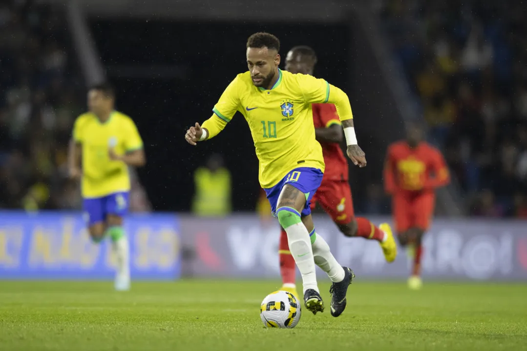 Imagem ilustrativa da imagem Neymar, Vini Jr e Casemiro disputam o prêmio de melhor jogador do mundo
