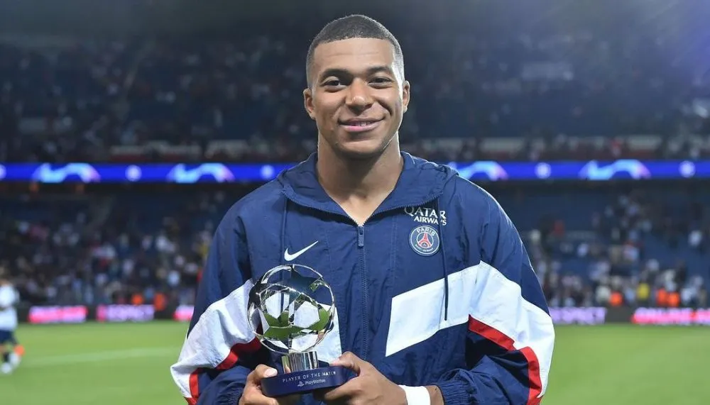 Imagem ilustrativa da imagem Mbappé renova contrato com PSG e supera Neymar e Messi. Veja o salário