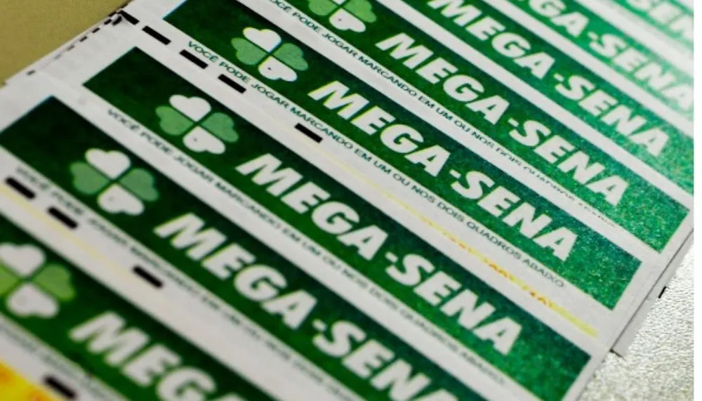 Imagem ilustrativa da imagem Mega-Sena acumula e deve pagar R$ 130 milhões neste sábado