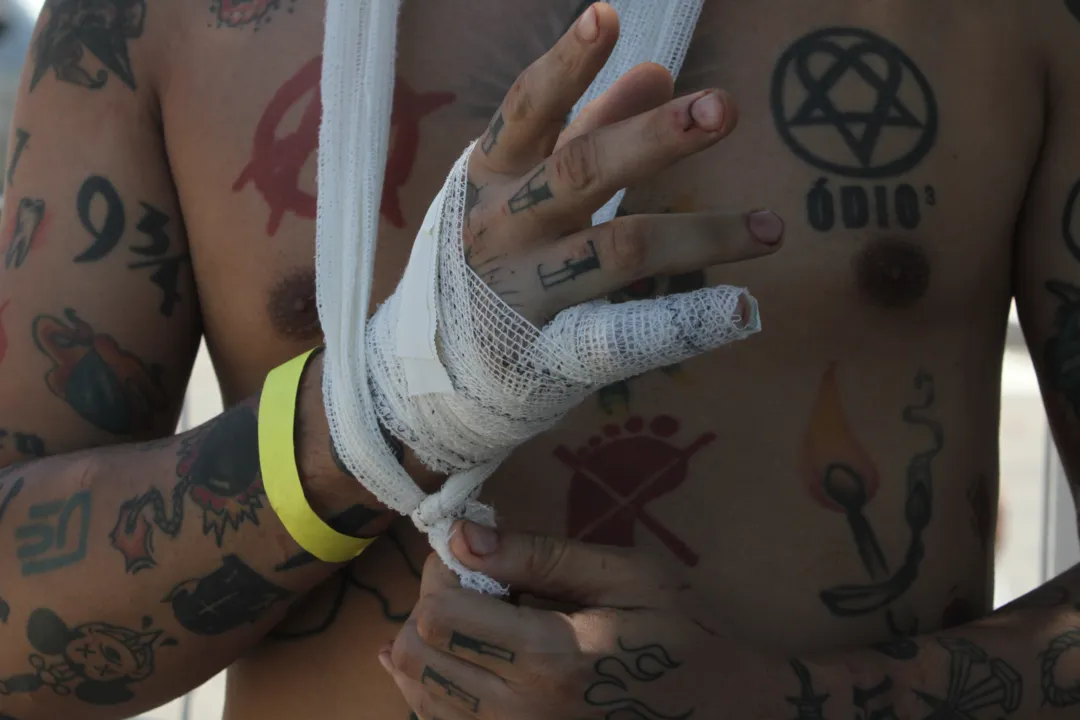 Imagem ilustrativa da imagem “Estou vivo por um milagre”, diz marido de vendedora morta pela filha