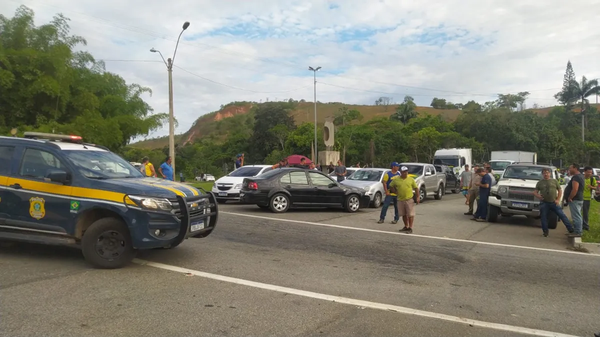 Imagem ilustrativa da imagem Segundo dia de protesto dos caminhoneiros: veja onde há interdição no ES