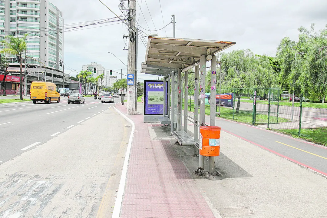 Imagem ilustrativa da imagem Passageiro reclama de ônibus lotados todos os dias em linha do Transcol