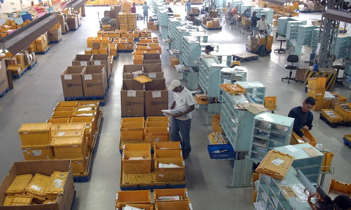 Imagem ilustrativa da imagem Correios vão leiloar 175 mil bens não entregues aos destinatários